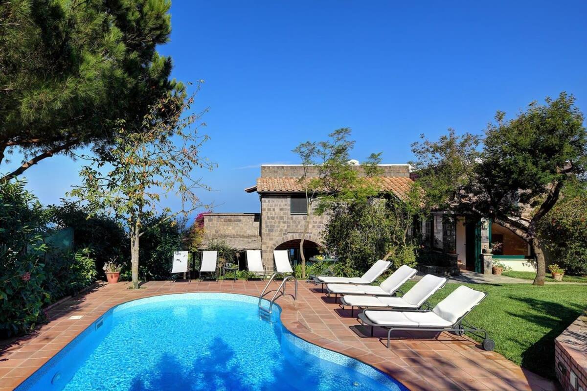 Fondo Turiello Villa SantʼAgata sui Due Golfi